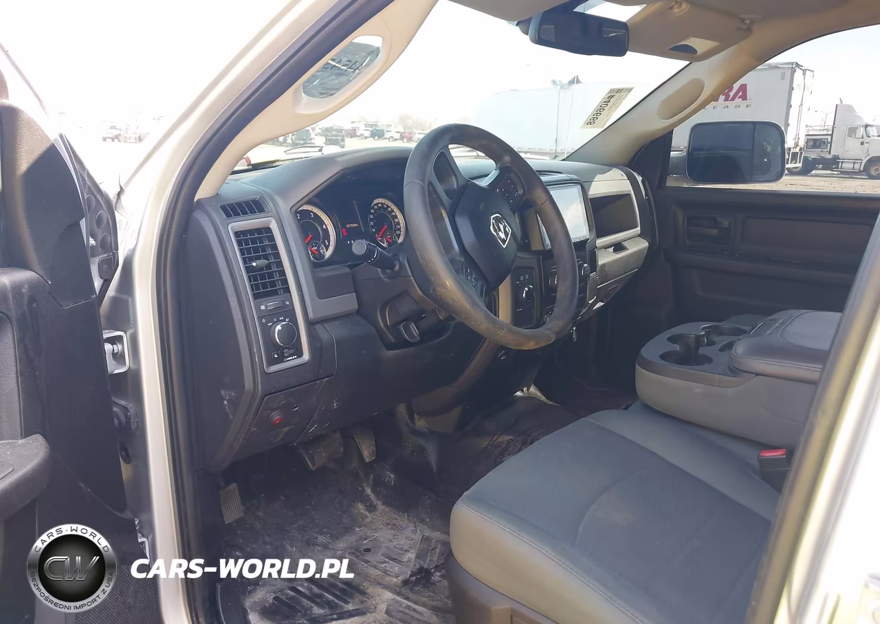 2018 Ram 3500 Tradesman 4X4 6'4 Box VIN:3C63R3CL3JG238990 - 17