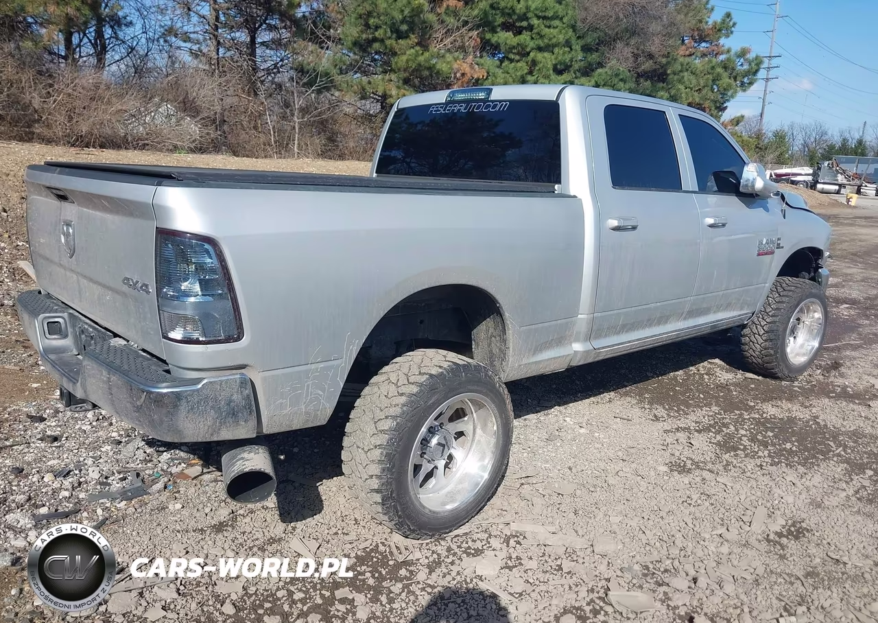 2018 Ram 3500 Tradesman 4X4 6'4 Box VIN:3C63R3CL3JG238990 - 4