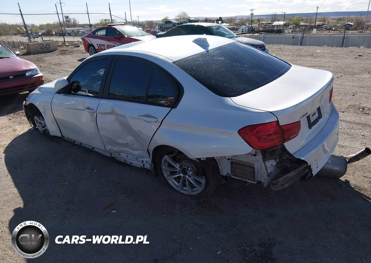 2018 BMW 320I xDrive VIN:WBA8E5G5XJNV03328 - 3