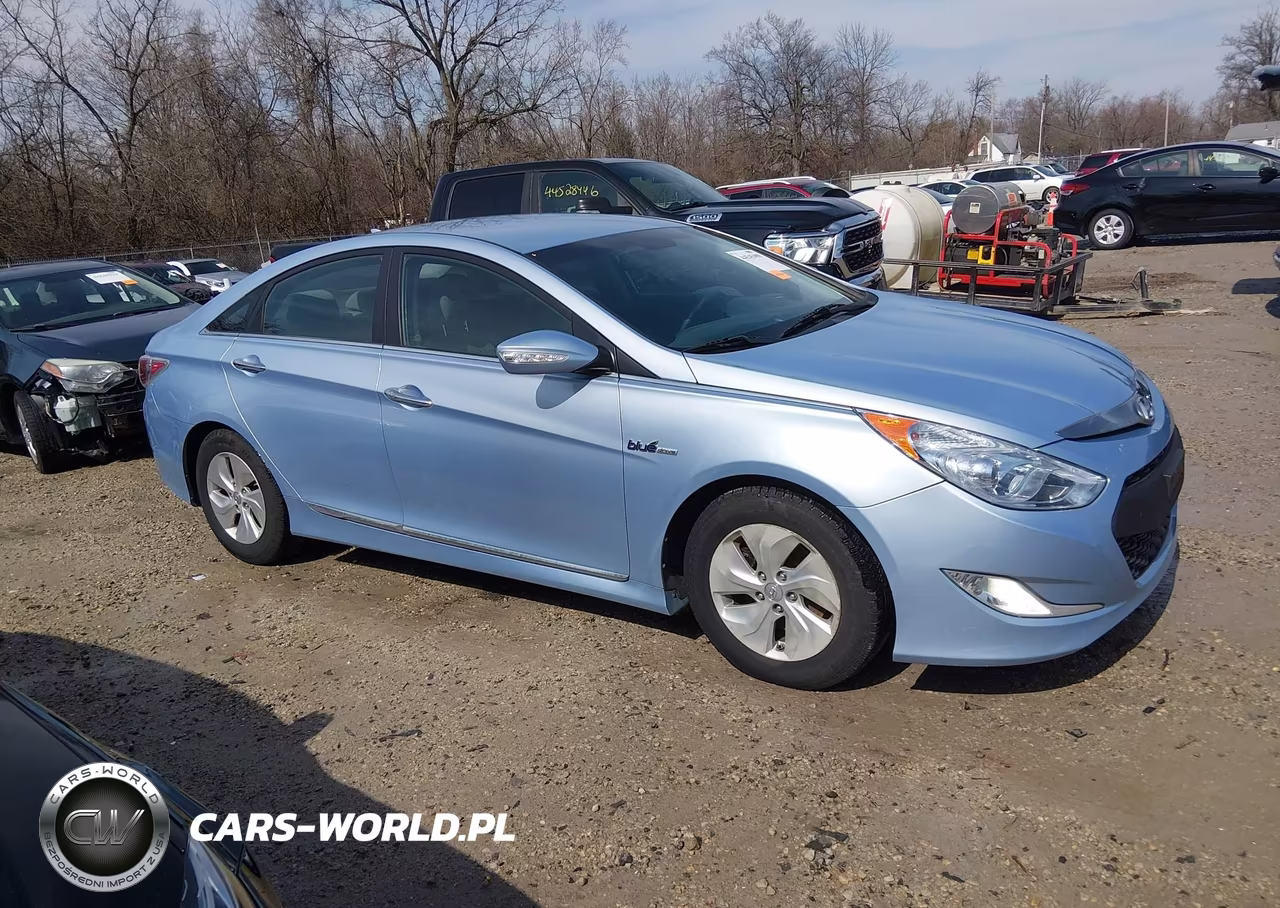 2015 Hyundai Sonata Hybrid VIN:KMHEC4A42FA133881 - 13