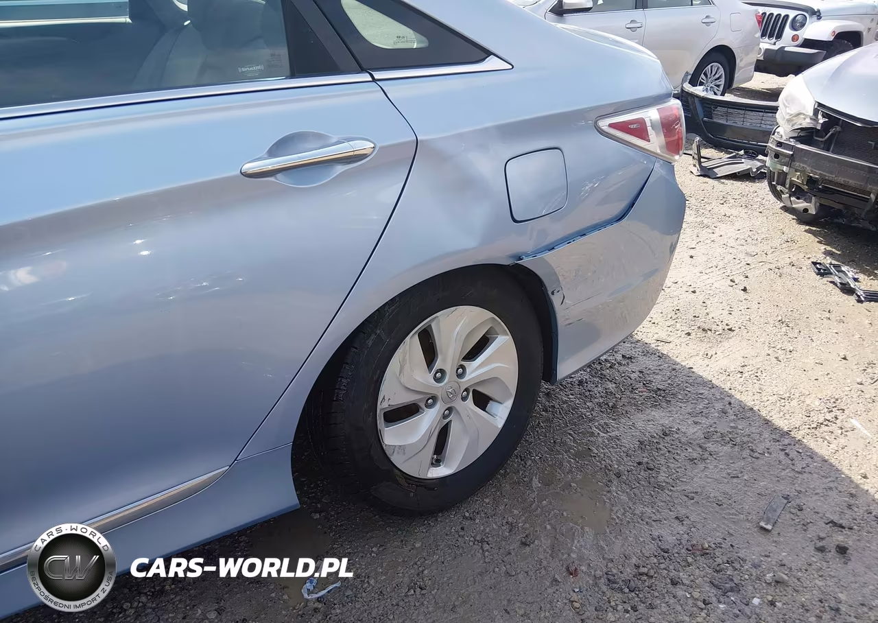 2015 Hyundai Sonata Hybrid VIN:KMHEC4A42FA133881 - 6