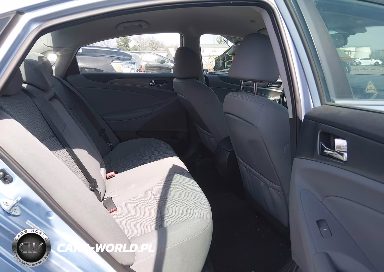 2015 Hyundai Sonata Hybrid VIN:KMHEC4A42FA133881 - 8