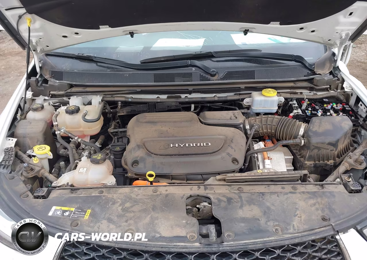 2021 Chrysler Pacifica Hybrid Touring L VIN:2C4RC1L74MR596965 - 10