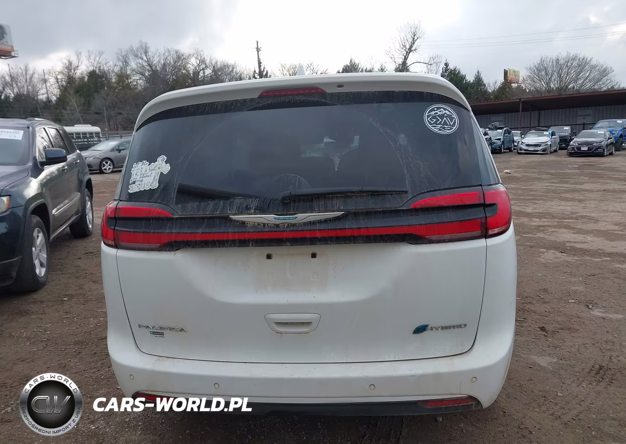 2021 Chrysler Pacifica Hybrid Touring L VIN:2C4RC1L74MR596965 - 15