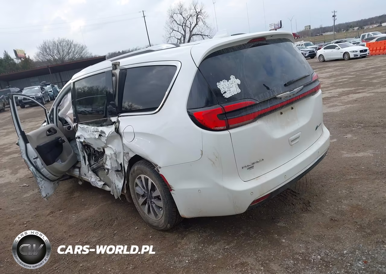 2021 Chrysler Pacifica Hybrid Touring L VIN:2C4RC1L74MR596965 - 3