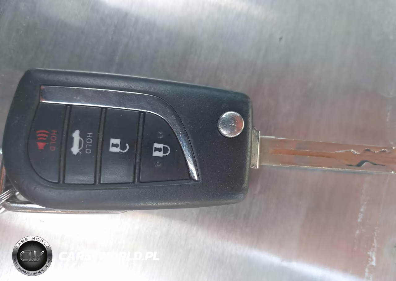 2021 Toyota Camry Le VIN:4T1C11AK5MU535139 - 11