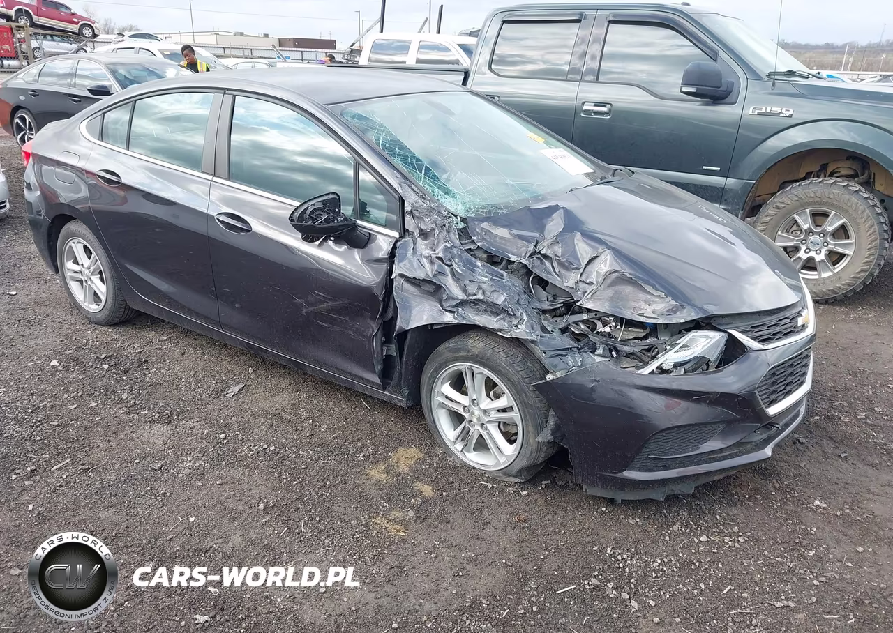 2017 Chevrolet Cruze Lt Auto – zdjęcie 1 z 17