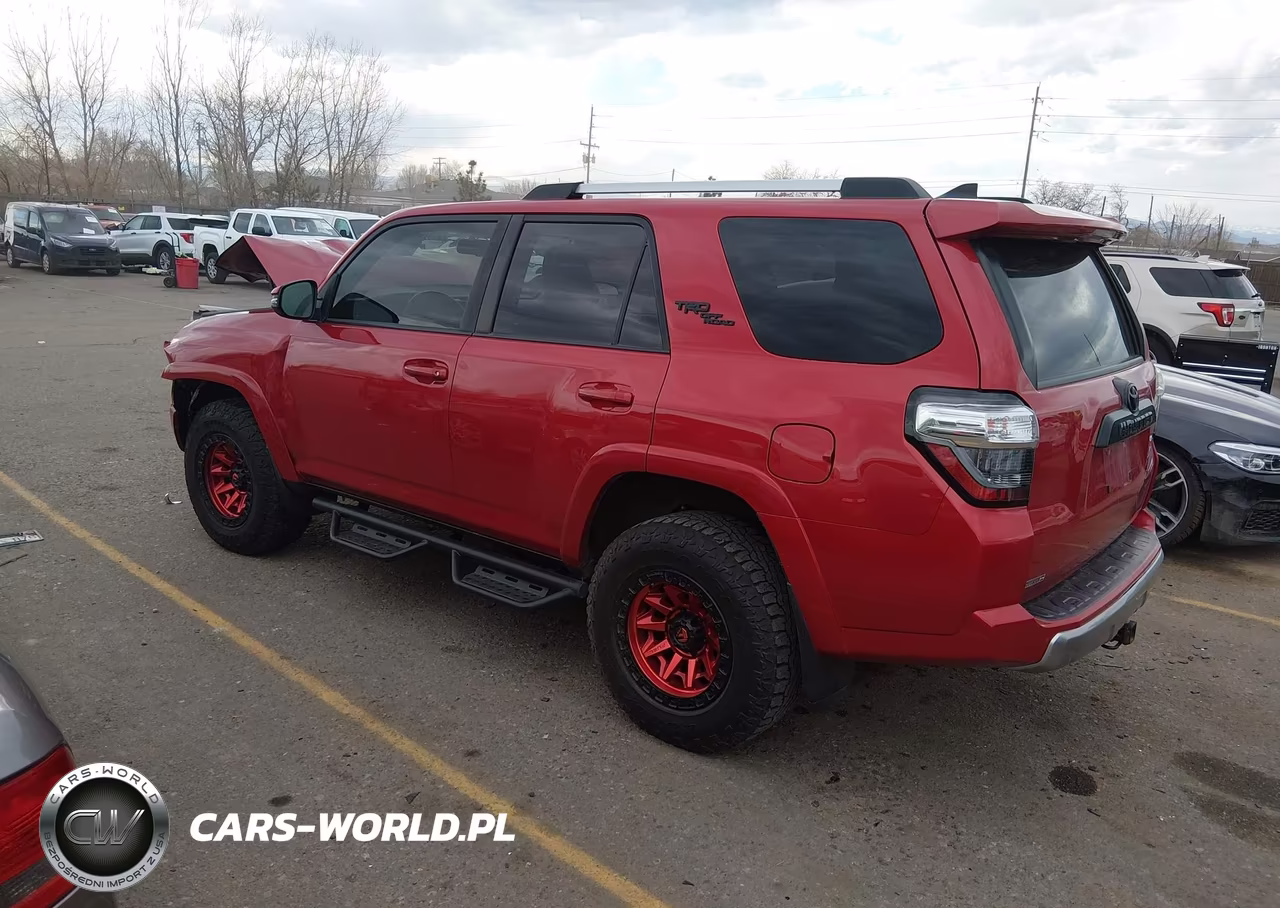 2018 Toyota 4Runner Trd Off Road Premium VIN:JTEBU5JRXJ5521122 - 3