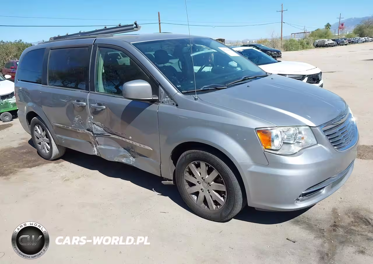 2016 Chrysler Town & Country Touring