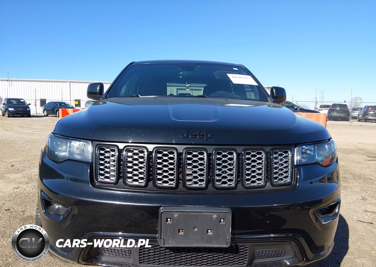 2018 Jeep Grand Cherokee Altitude 4X4 VIN:1C4RJFAG8JC137495 - 12