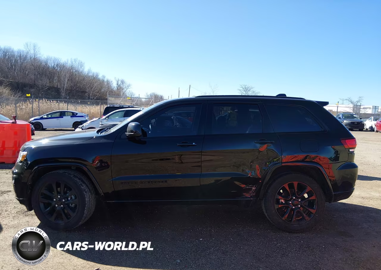 2018 Jeep Grand Cherokee Altitude 4X4 VIN:1C4RJFAG8JC137495 - 14
