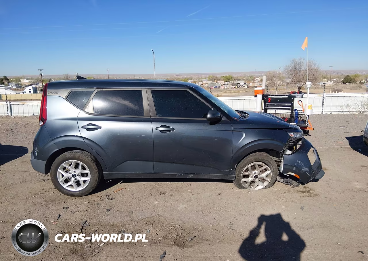 2020 Kia Soul S VIN:KNDJ23AUXL7117226 - 13