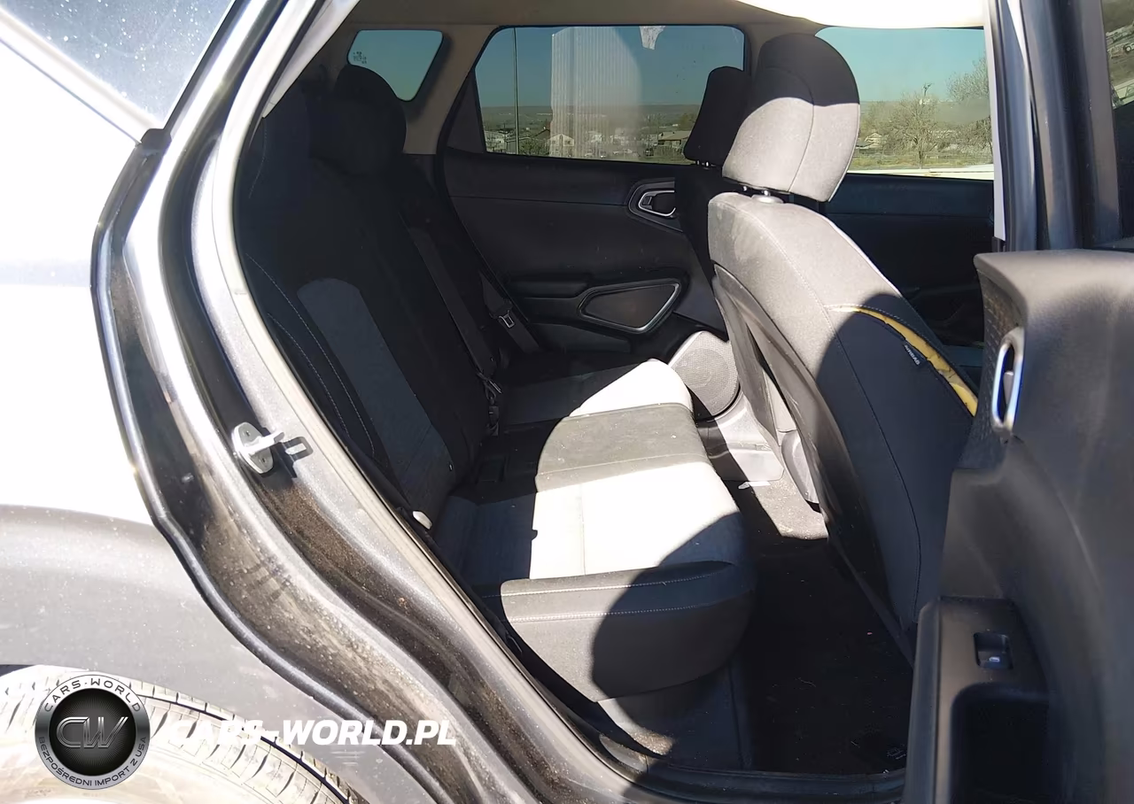 2020 Kia Soul S VIN:KNDJ23AUXL7117226 - 8