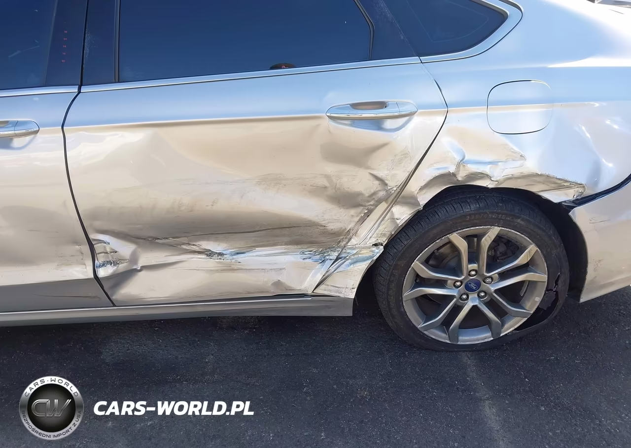 2019 Ford Fusion Hybrid Titanium VIN:3FA6P0RU8KR106426 - 6