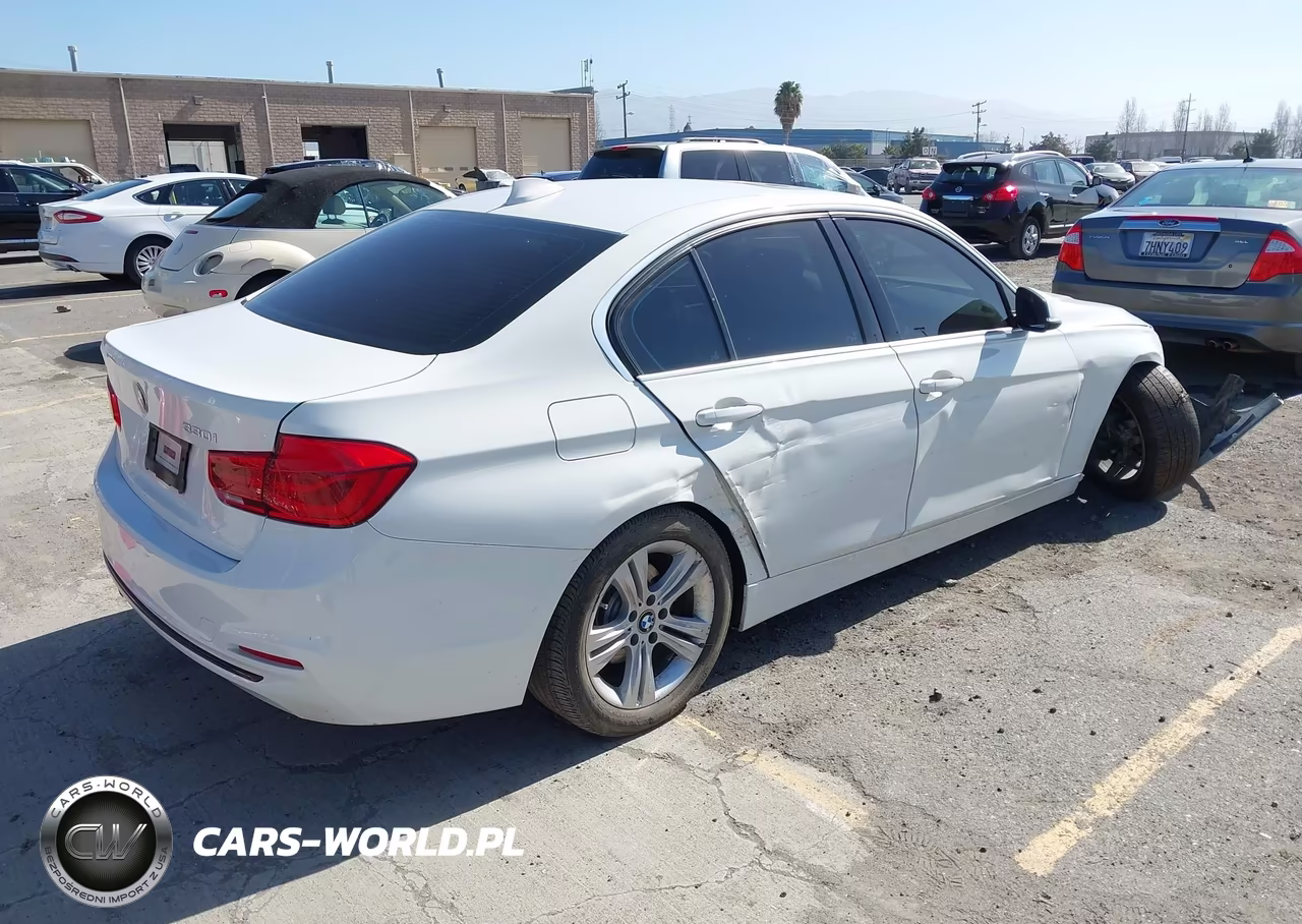 2018 BMW 330I VIN:WBA8B9G57JNU58056 - 4
