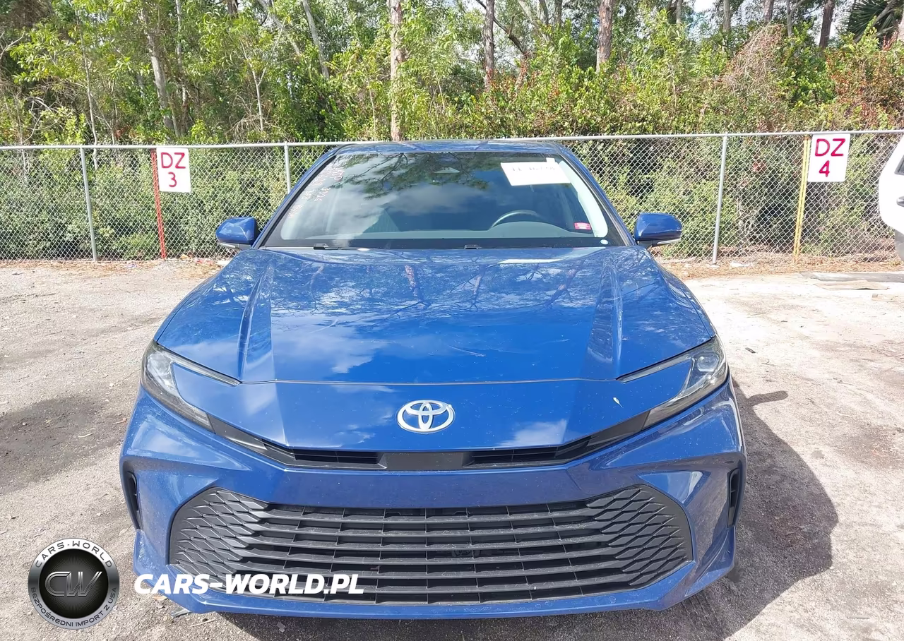 2025 Toyota Camry Le VIN:4T1DAACK4SU170628 - 13