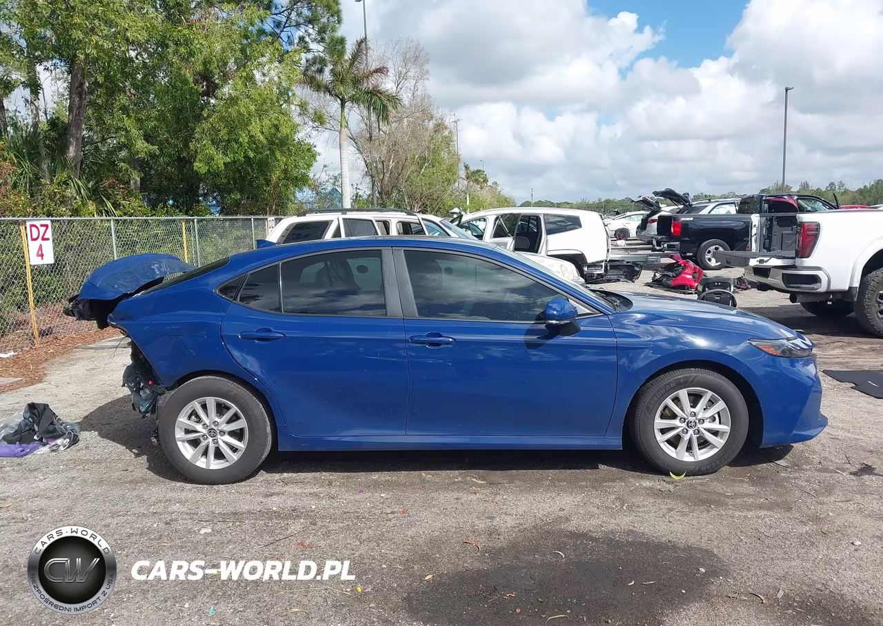 2025 Toyota Camry Le VIN:4T1DAACK4SU170628 - 14
