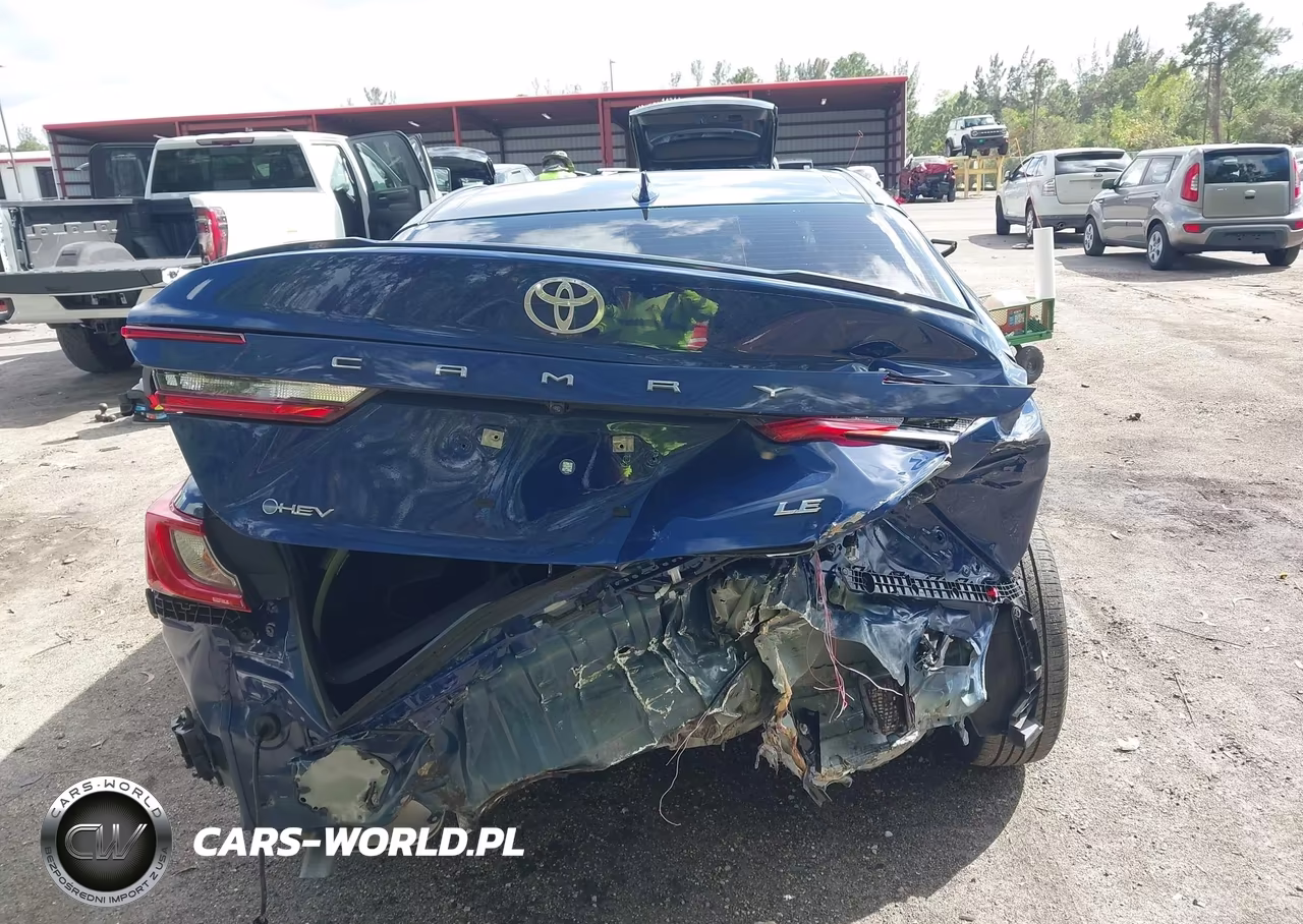 2025 Toyota Camry Le VIN:4T1DAACK4SU170628 - 17