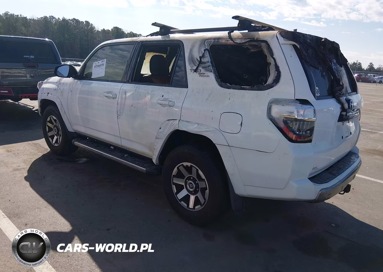 2020 Toyota 4Runner Trd Off Road Premium VIN:JTEBU5JR4L5813822 - 3
