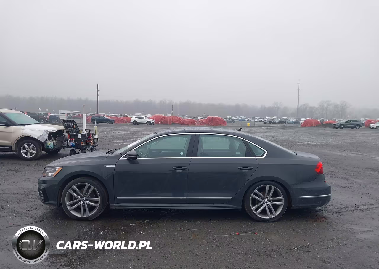 2017 Volkswagen Passat 1.8T R-Line VIN:1VWDT7A37HC058768 - 14
