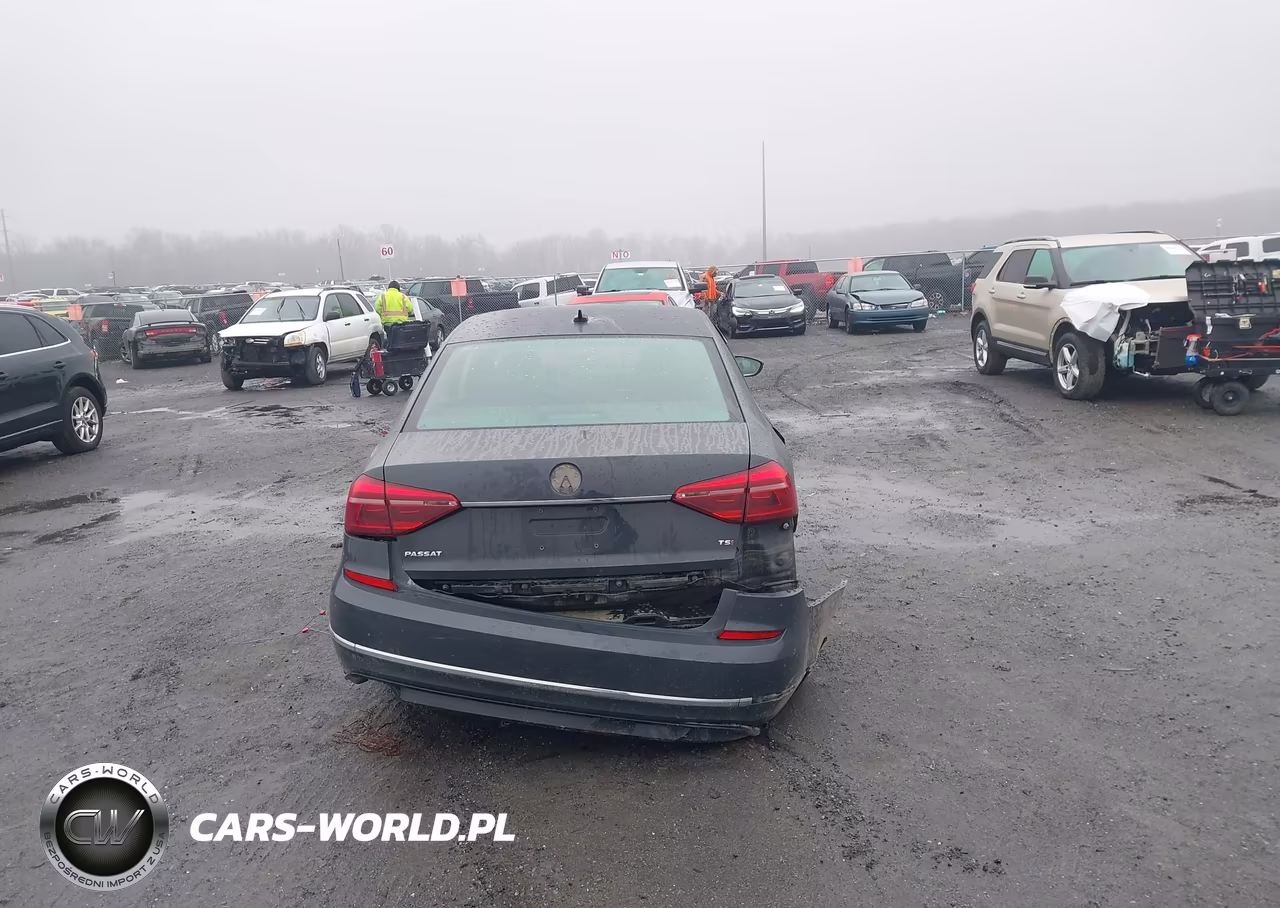 2017 Volkswagen Passat 1.8T R-Line VIN:1VWDT7A37HC058768 - 16