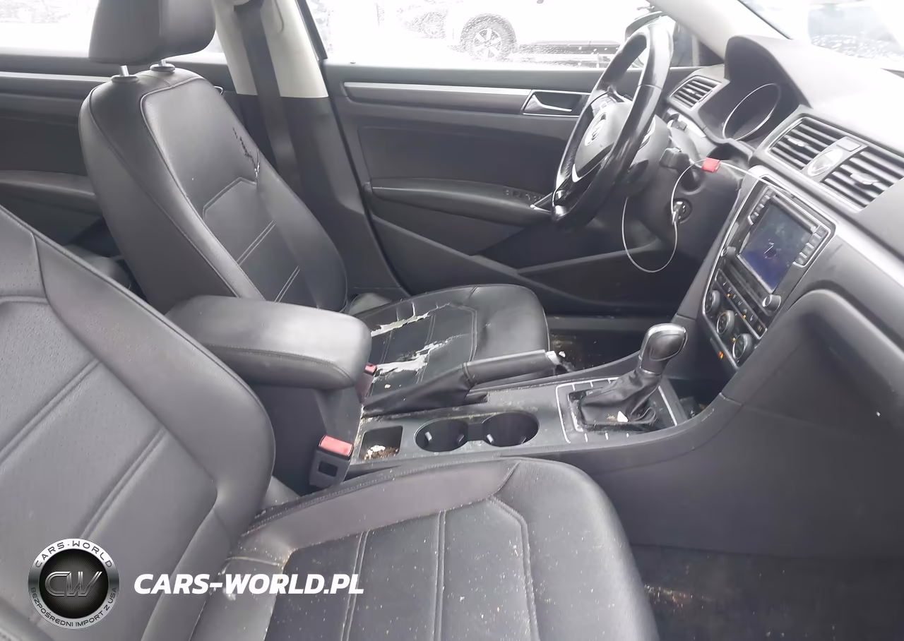 2017 Volkswagen Passat 1.8T R-Line VIN:1VWDT7A37HC058768 - 5