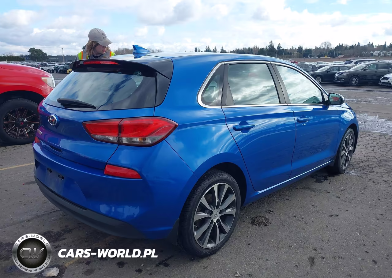 2018 Hyundai Elantra Gt VIN:KMHH35LE1JU021993 - 4