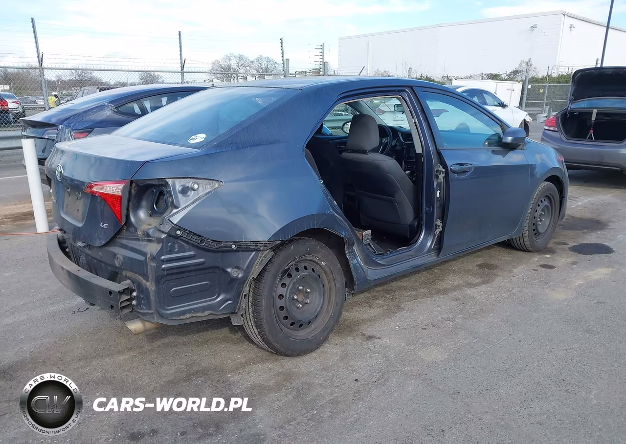 2018 Toyota Corolla Le VIN:5YFBURHE1JP756753 - 4