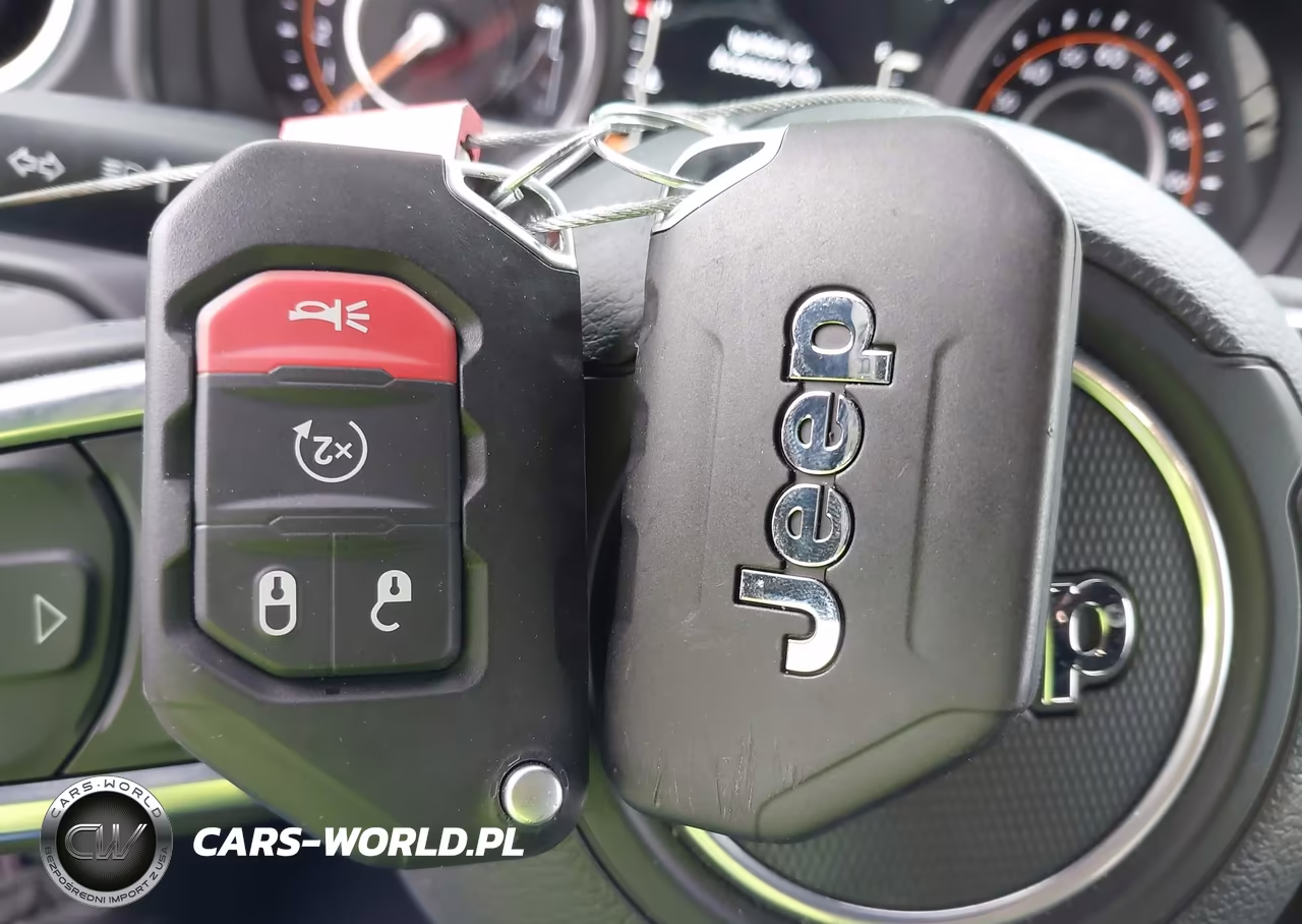 2025 Jeep Wrangler 4-Door Sahara 4X4 VIN:1C4PJXEN1SW634426 - 11