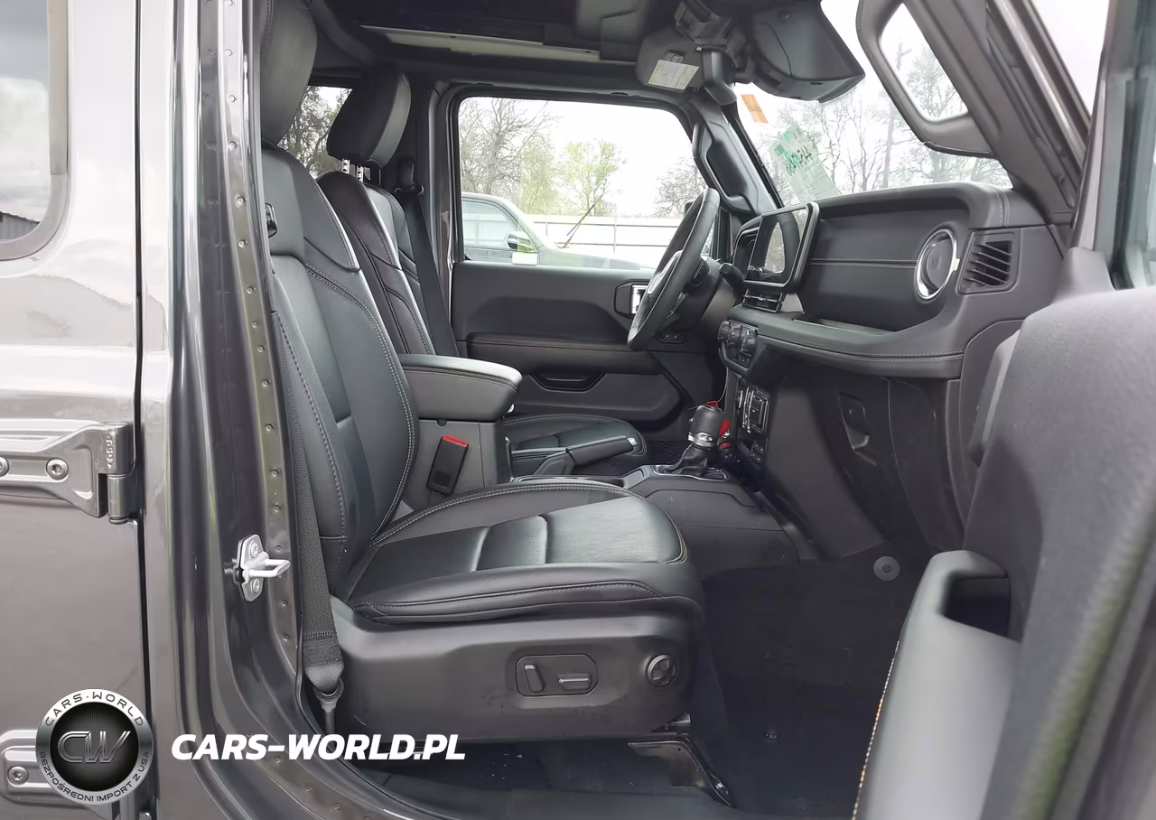 2025 Jeep Wrangler 4-Door Sahara 4X4 VIN:1C4PJXEN1SW634426 - 5