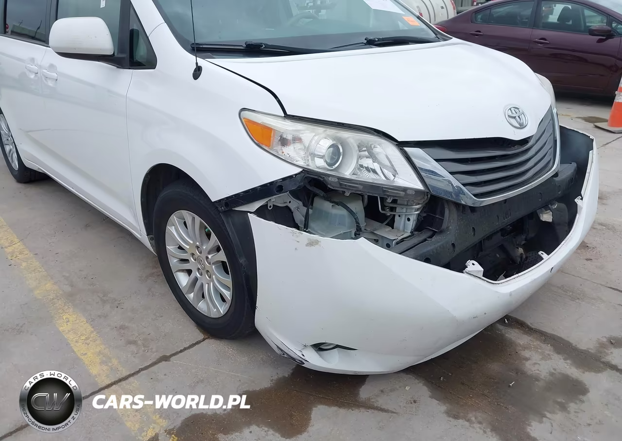 2014 Toyota Sienna Xle V6 8 Passenger VIN:5TDYK3DC3ES502461 - 16