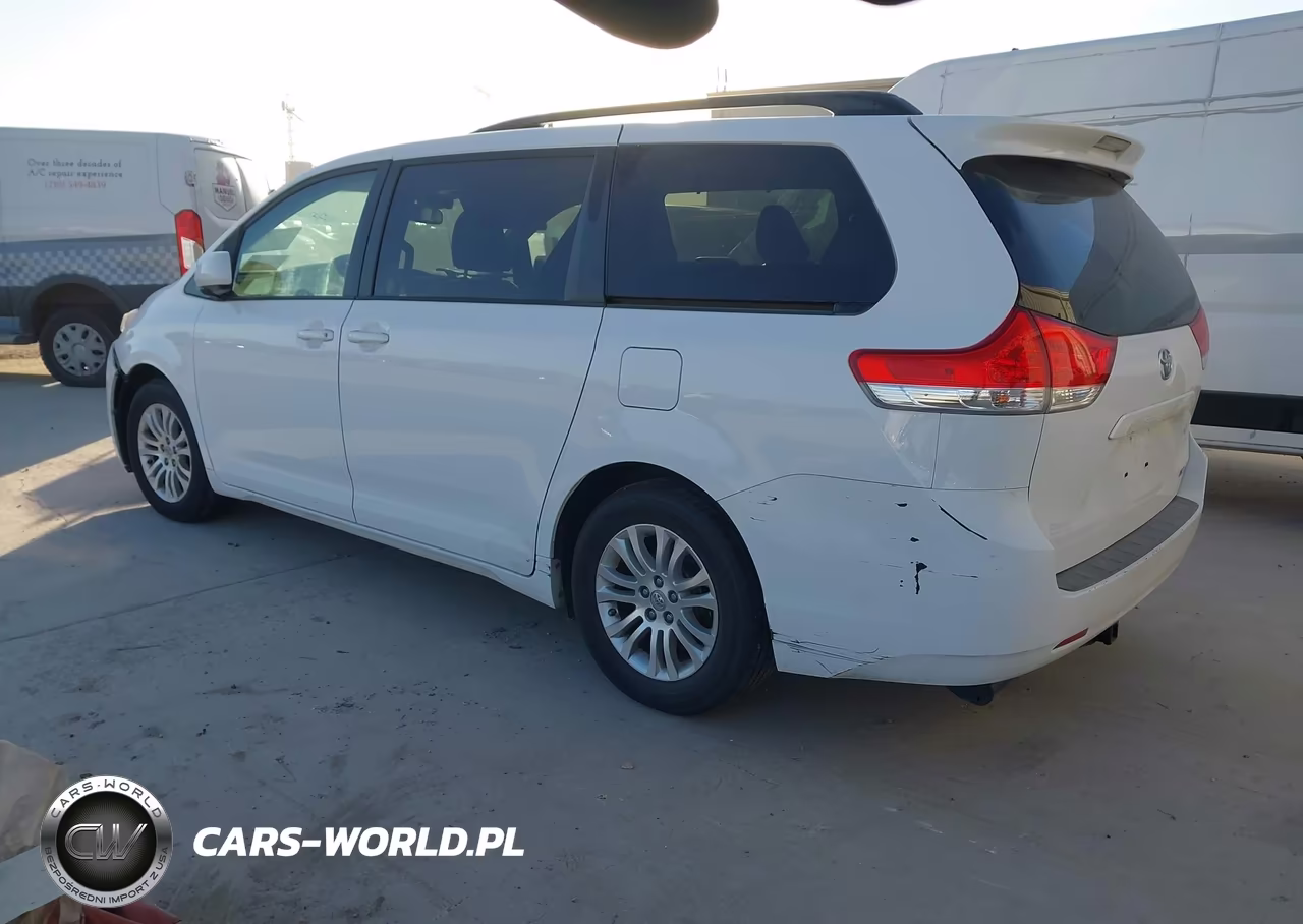 2014 Toyota Sienna Xle V6 8 Passenger VIN:5TDYK3DC3ES502461 - 3