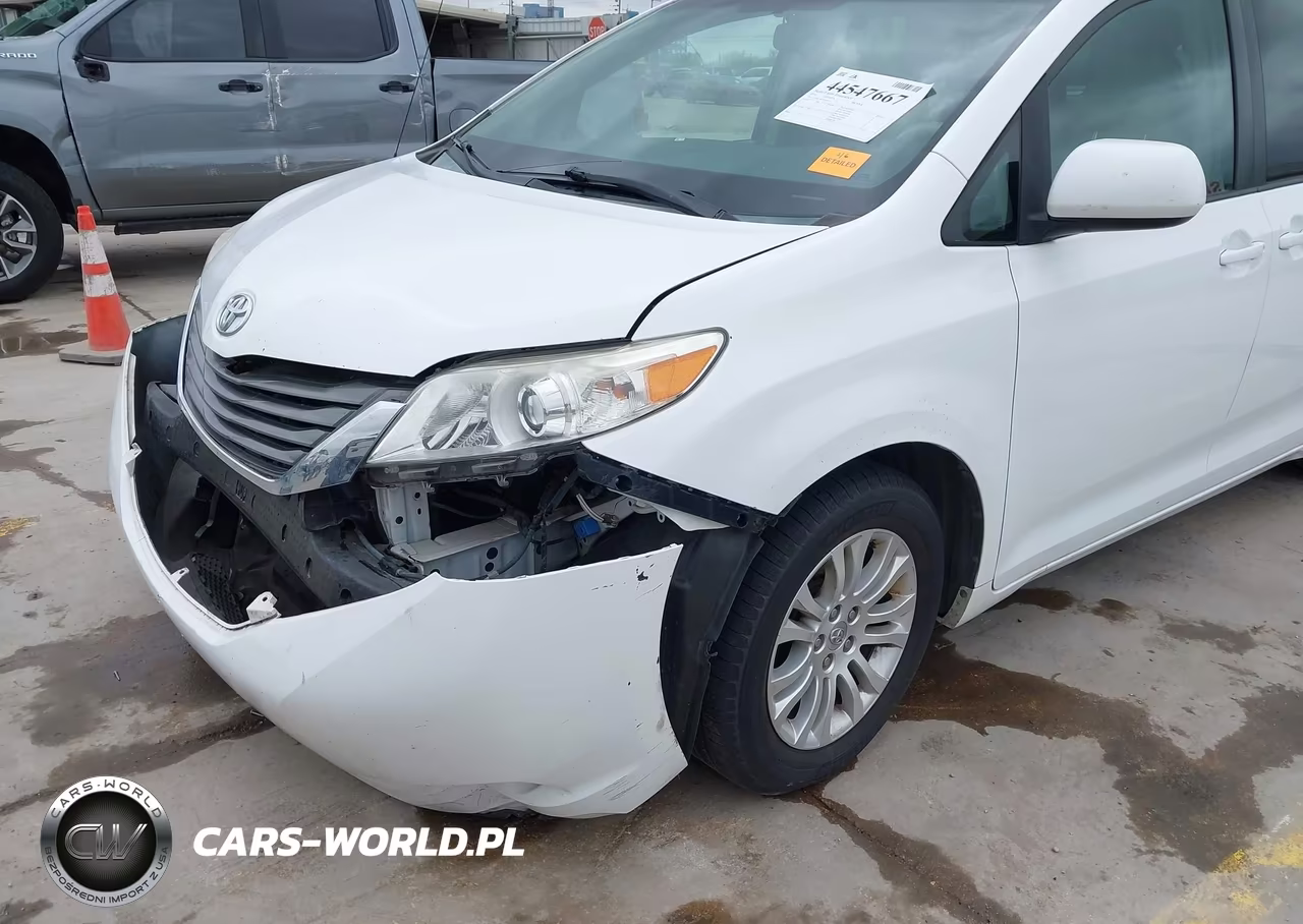 2014 Toyota Sienna Xle V6 8 Passenger VIN:5TDYK3DC3ES502461 - 6