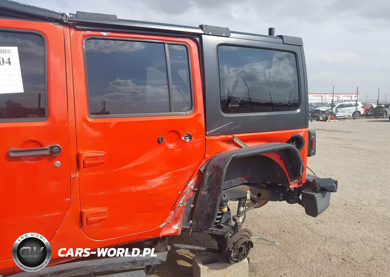2015 Jeep Wrangler Unlimited Sport VIN:1C4BJWDG1FL638684 - 13