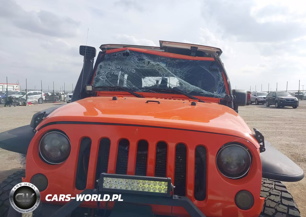 2015 Jeep Wrangler Unlimited Sport VIN:1C4BJWDG1FL638684 - 6
