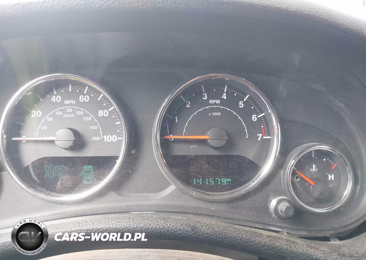 2015 Jeep Wrangler Unlimited Sport VIN:1C4BJWDG1FL638684 - 7