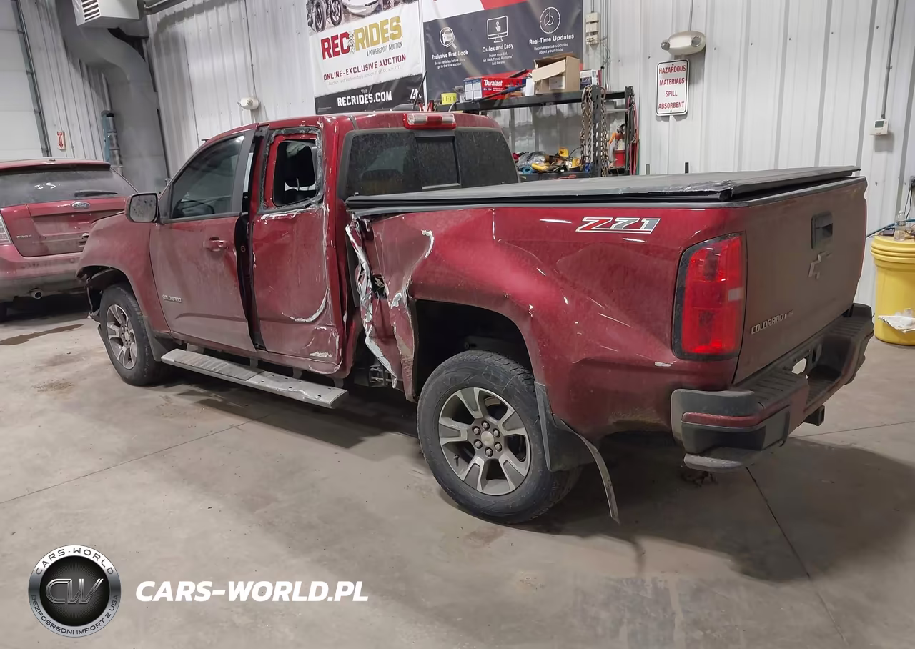2018 Chevrolet Colorado Z71 VIN:1GCHSDEN9J1249904 - 3