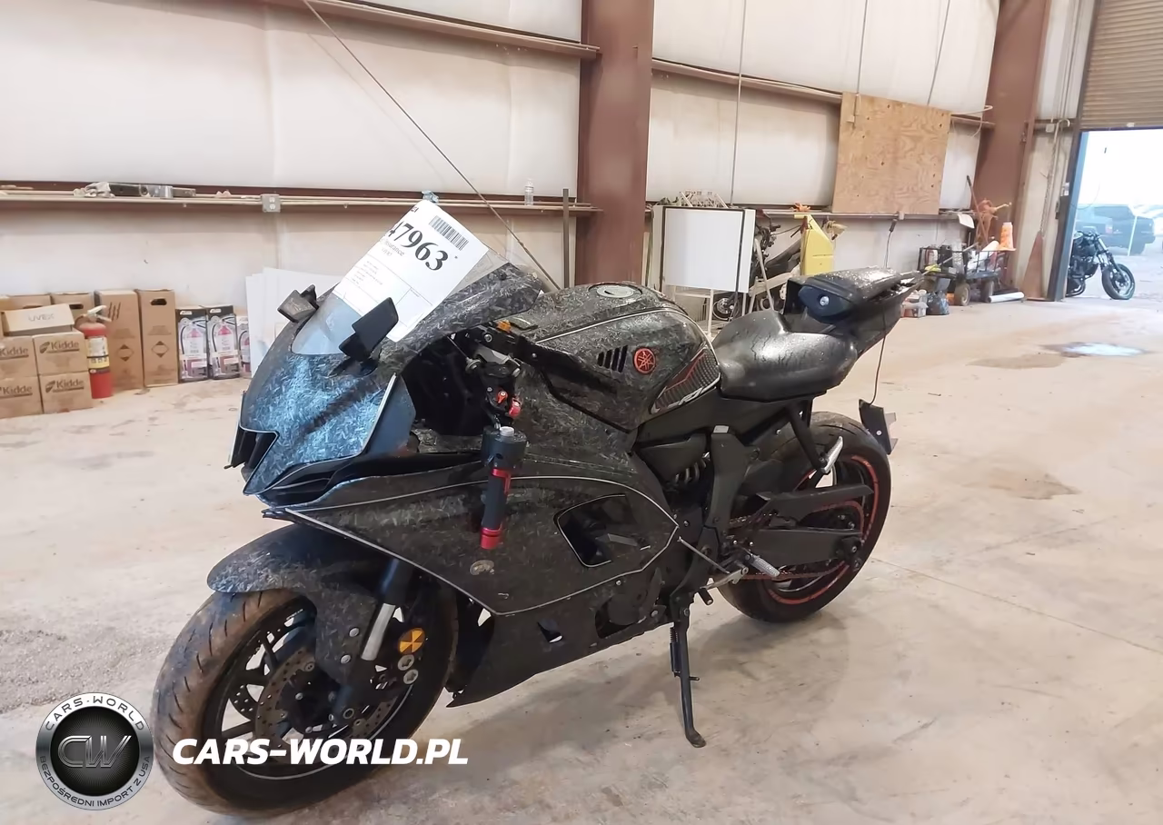 2024 Yamaha Yzfr7