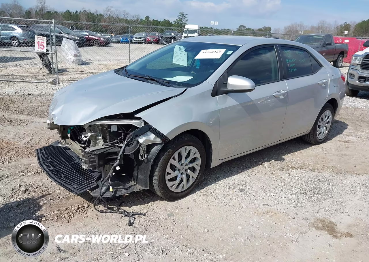 2018 Toyota Corolla Le VIN:5YFBURHE2JP852777 - 2