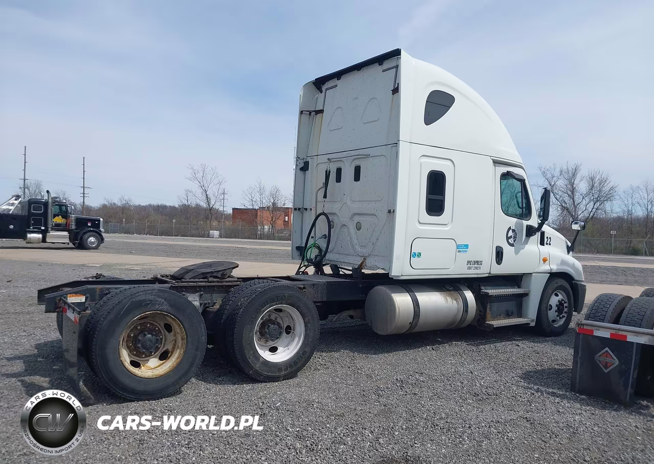 2014 Freightliner Cascadia 125 VIN:3AKJGLDR5ESFJ7486 - 16