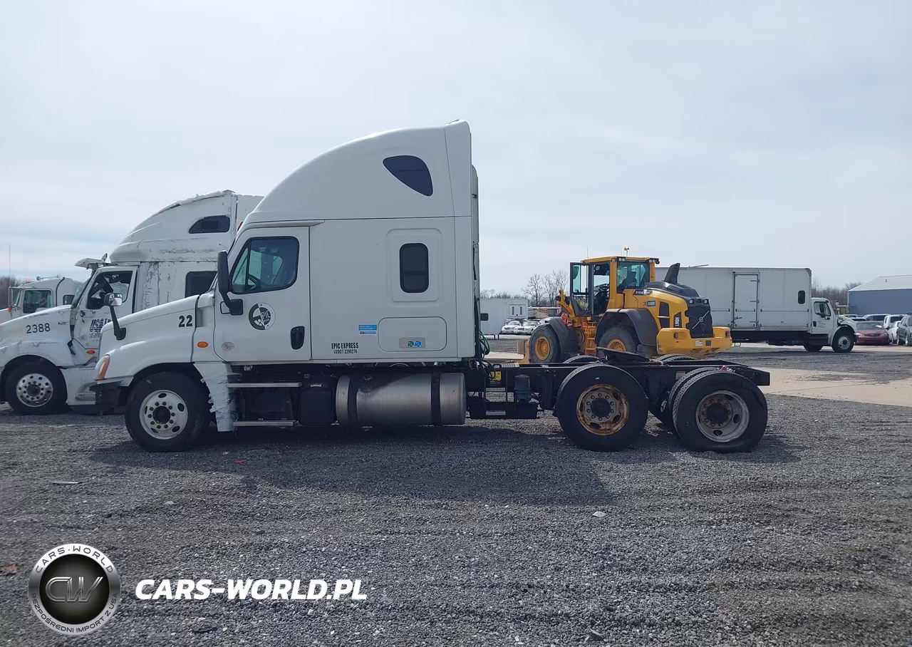 2014 Freightliner Cascadia 125 VIN:3AKJGLDR5ESFJ7486 - 17