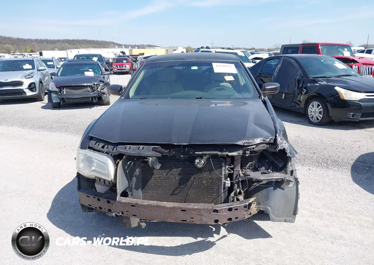 2012 Chrysler 300 VIN:2C3CCAAG6CH264317 - 13