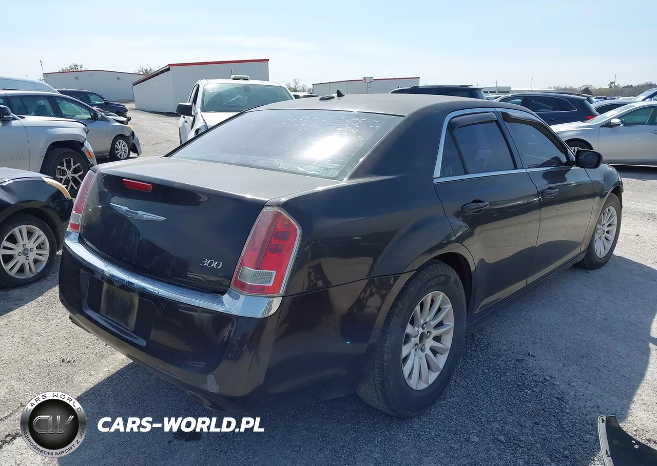 2012 Chrysler 300 VIN:2C3CCAAG6CH264317 - 4