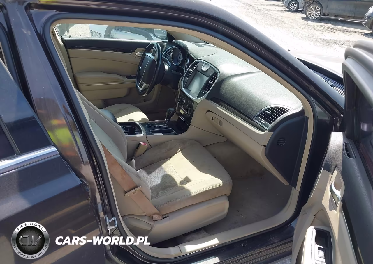 2012 Chrysler 300 VIN:2C3CCAAG6CH264317 - 5