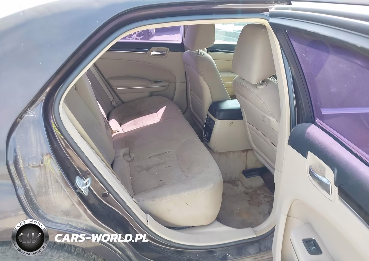 2012 Chrysler 300 VIN:2C3CCAAG6CH264317 - 8