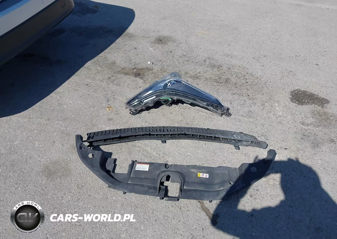 2021 Toyota Prius Le VIN:JTDKAMFU3M3144900 - 12