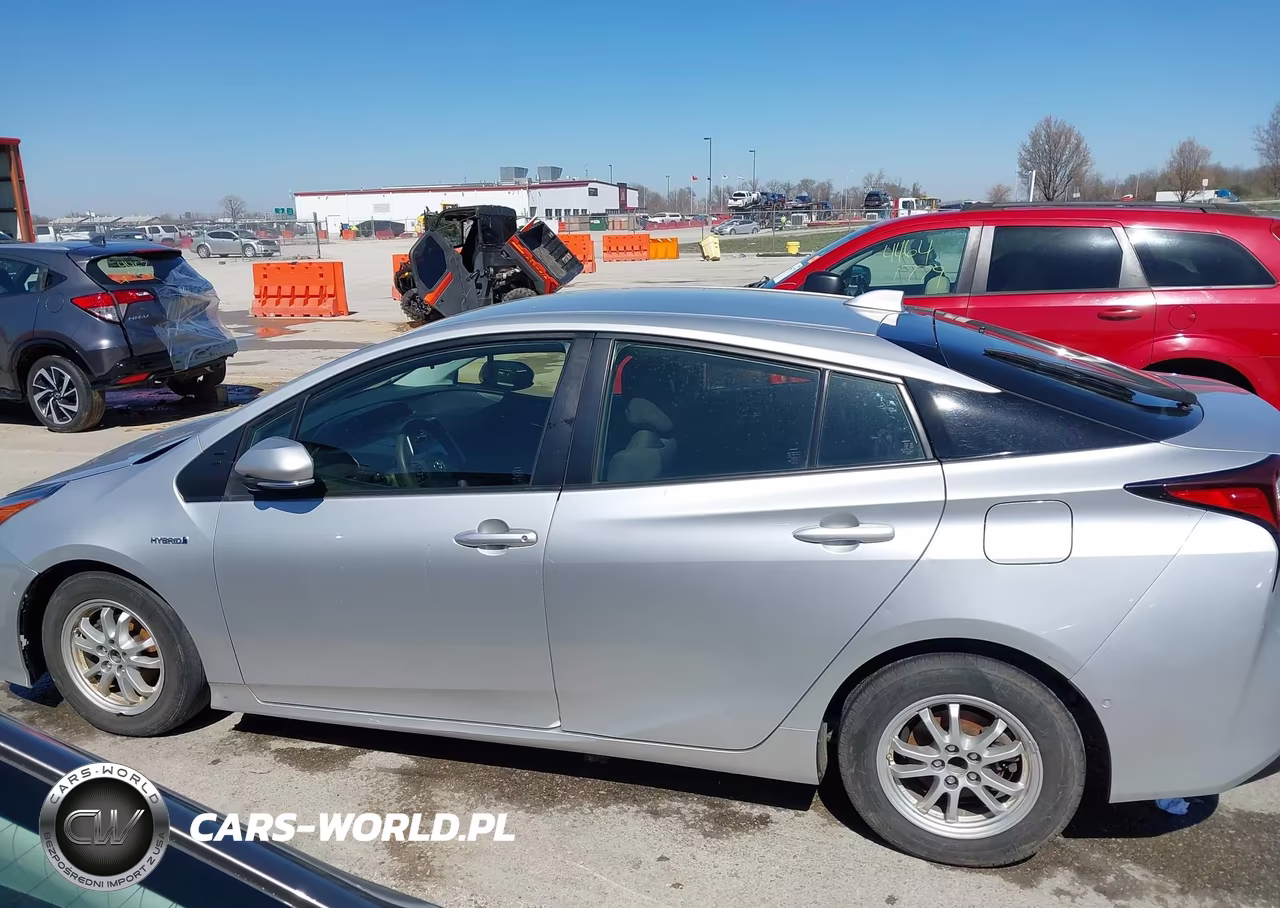 2021 Toyota Prius Le VIN:JTDKAMFU3M3144900 - 15