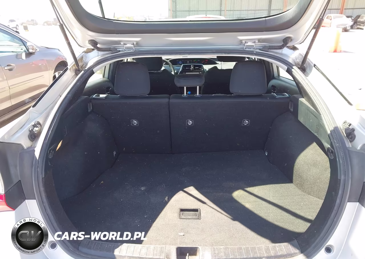 2021 Toyota Prius Le VIN:JTDKAMFU3M3144900 - 19