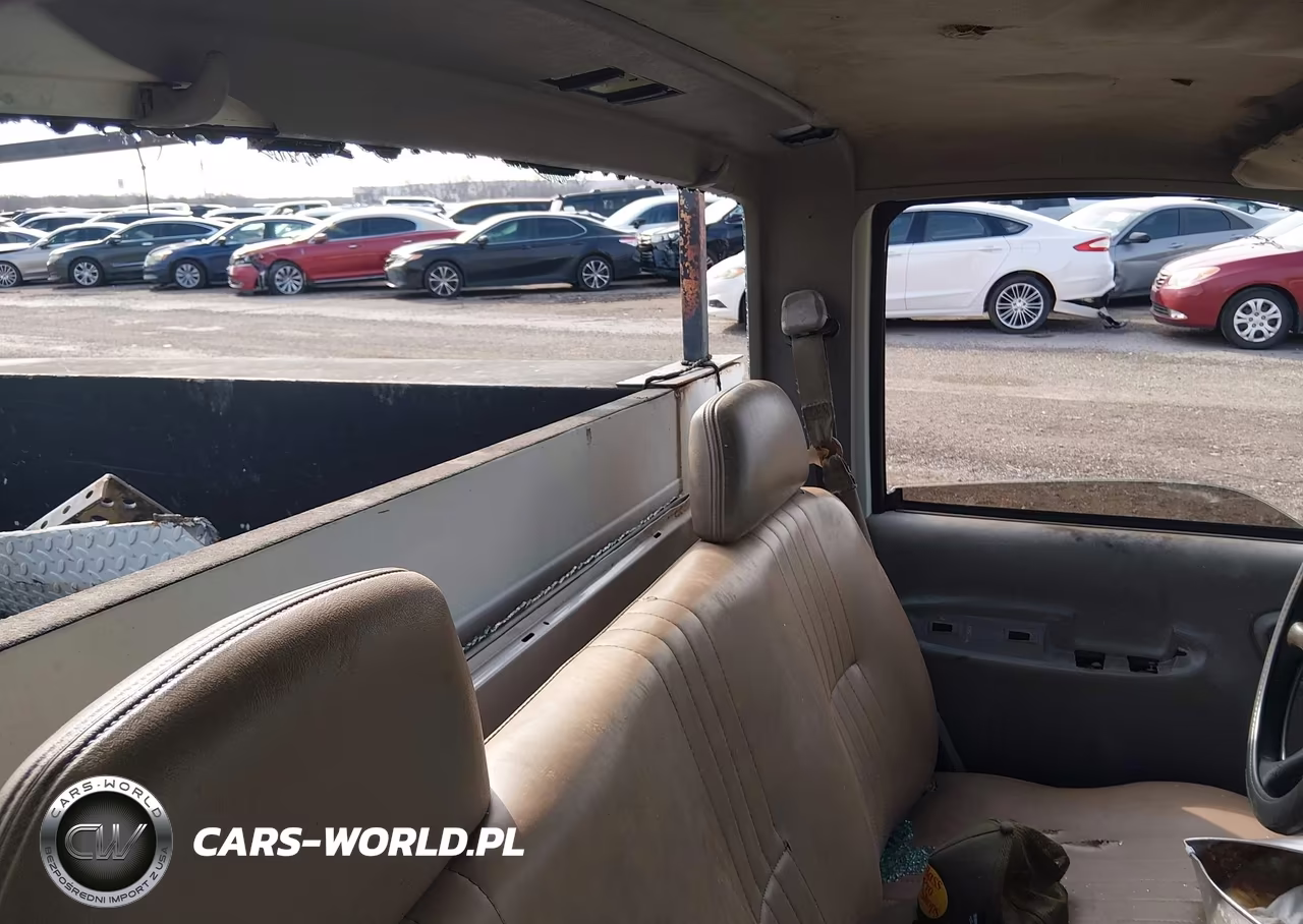 2000 Chevrolet C2500 Chassis VIN:1GBGC24R4YR228069 - 7