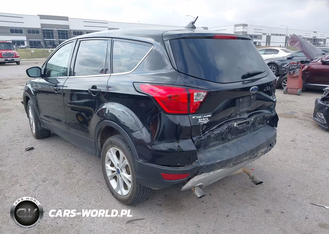 2019 Ford Escape Se VIN:1FMCU9GD4KUC38018 - 3